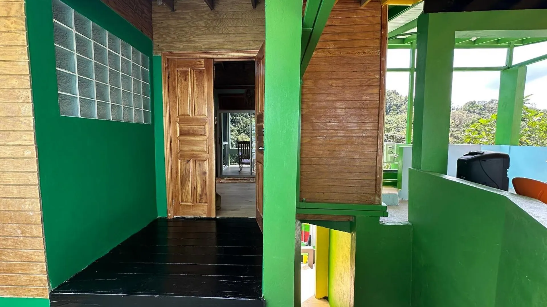Exclusive Mountain And Farm Villa Escape Spring Garden