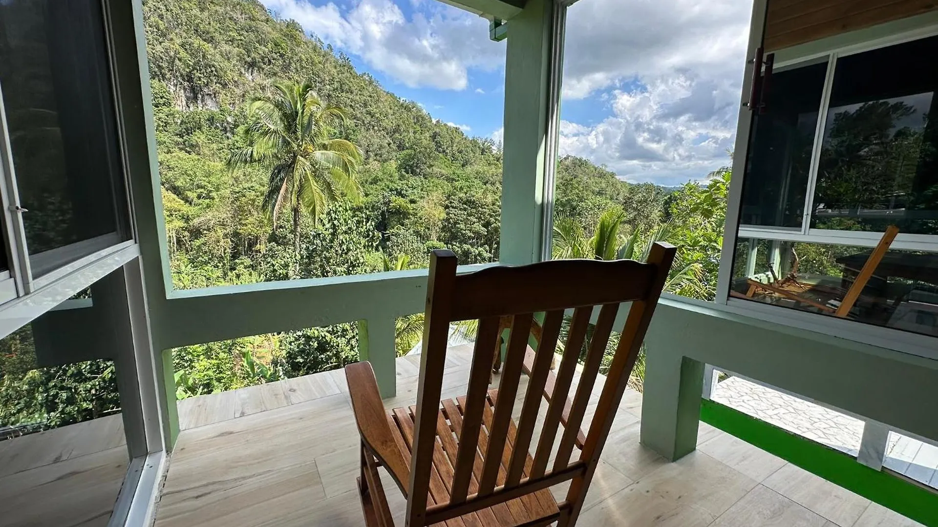 Exclusive Mountain And Farm Villa Escape Spring Garden 0*,  جامايكا