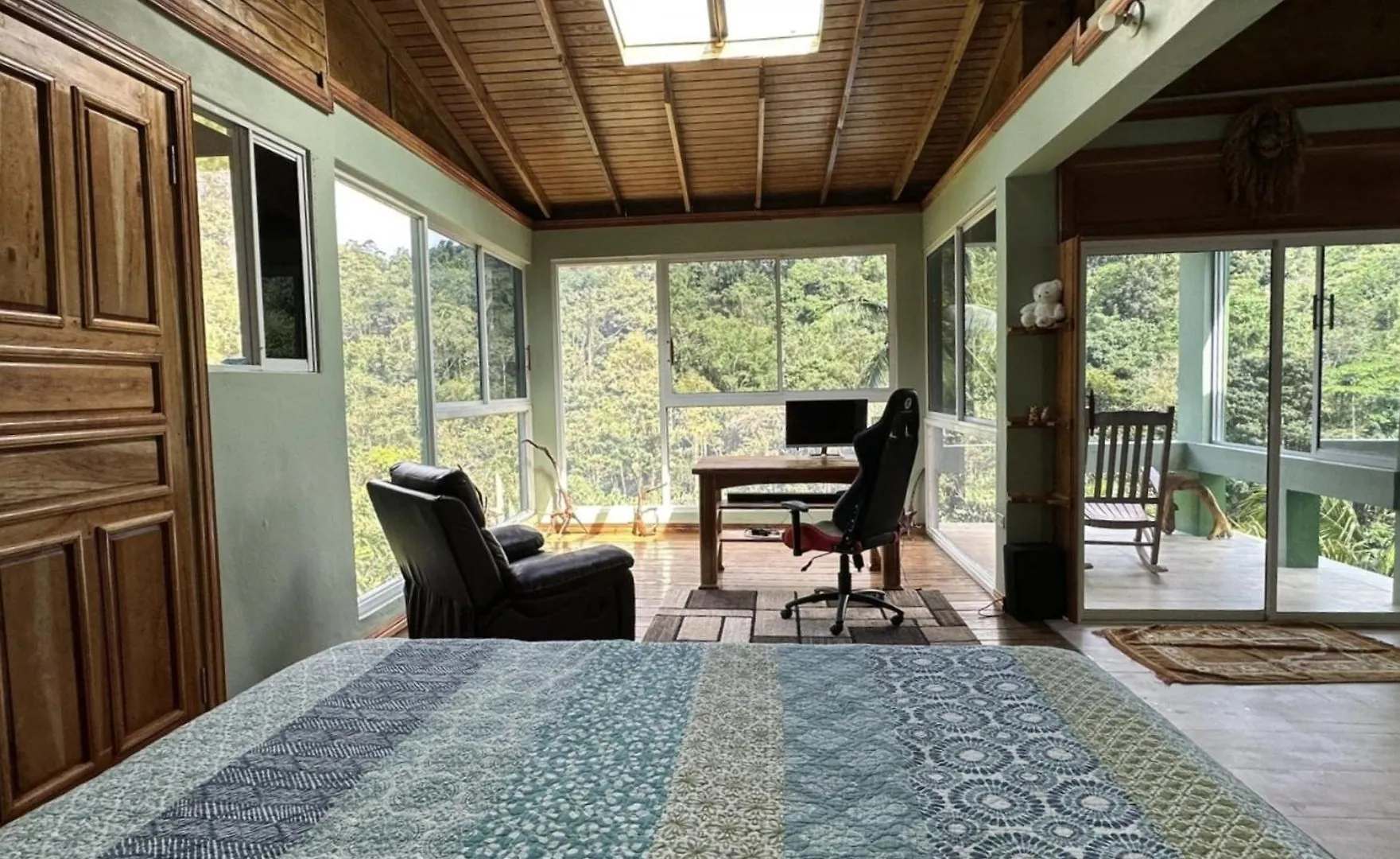 Exclusive Mountain And Farm Villa Escape Spring Garden