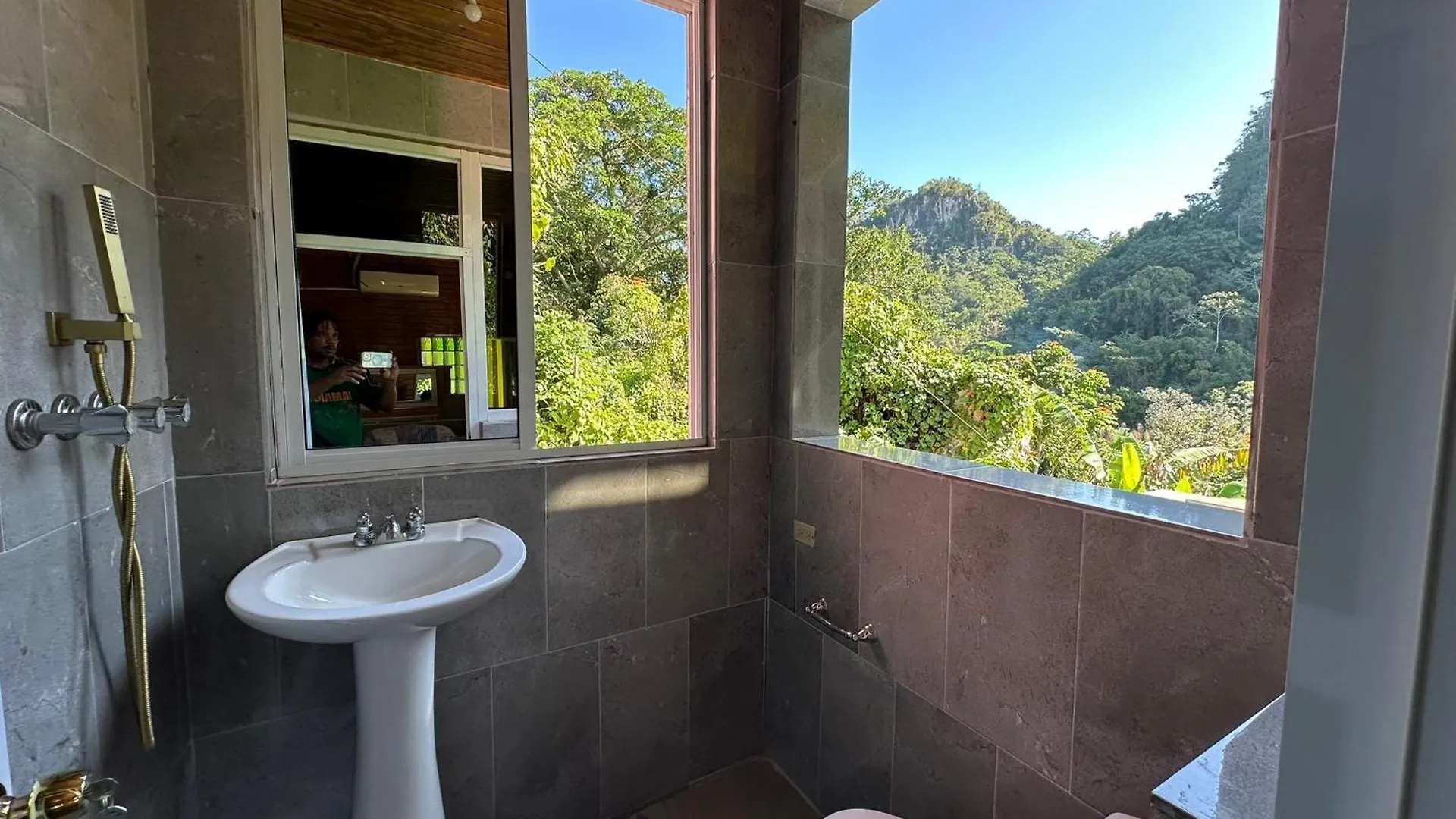 Exclusive Mountain And Farm Villa Escape Spring Garden